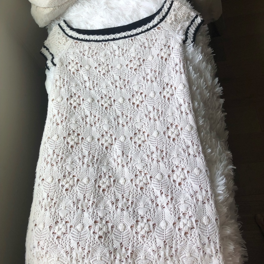 AUTHENTIC Classic CHANEL lined Dress never goes out of style.